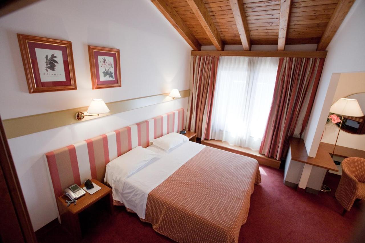 Eurohotel Palace Маніаго Екстер'єр фото