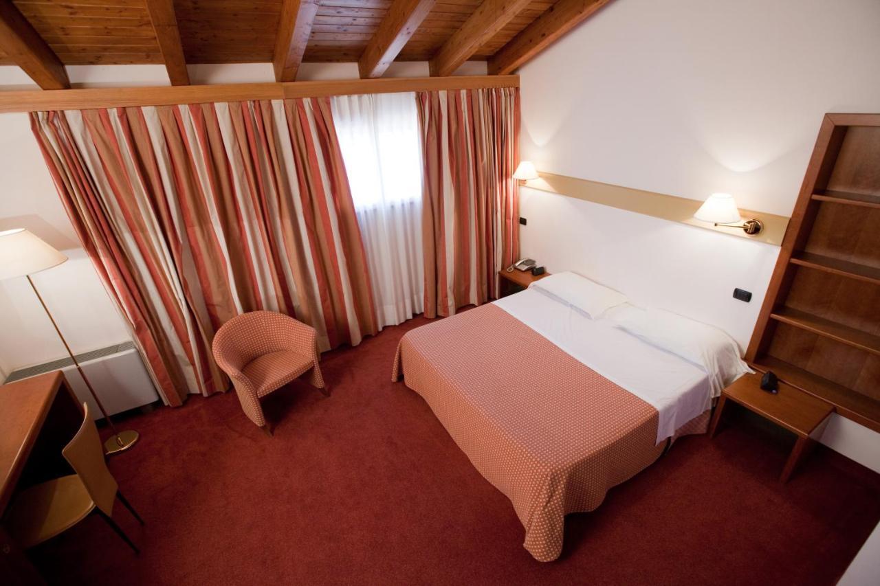 Eurohotel Palace Маніаго Екстер'єр фото