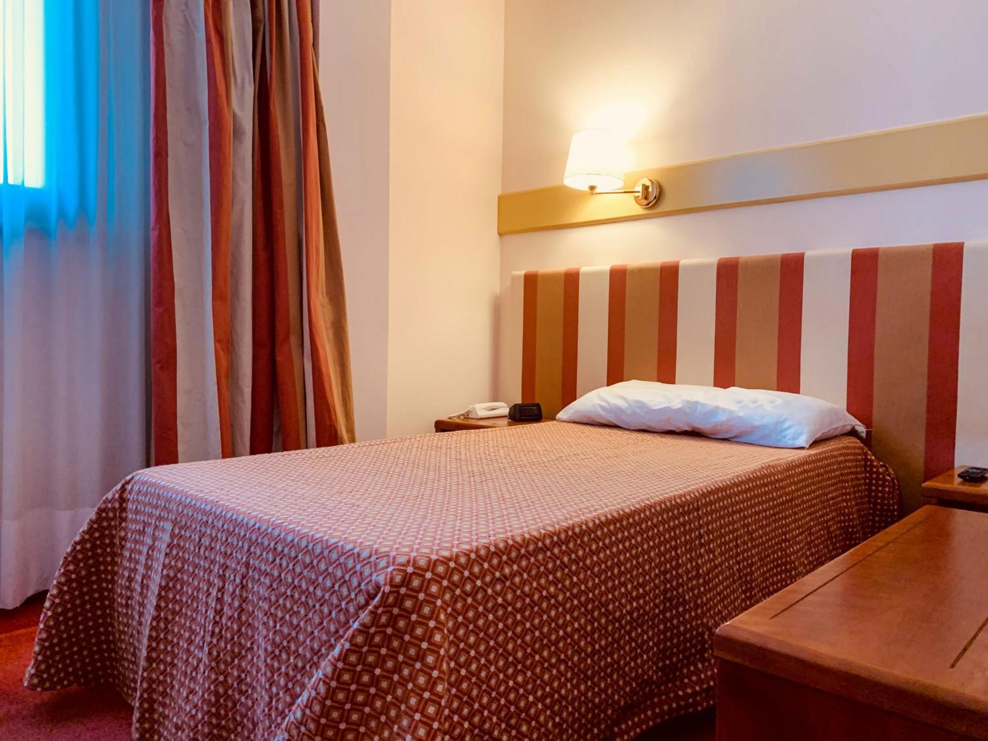Eurohotel Palace Маніаго Номер фото