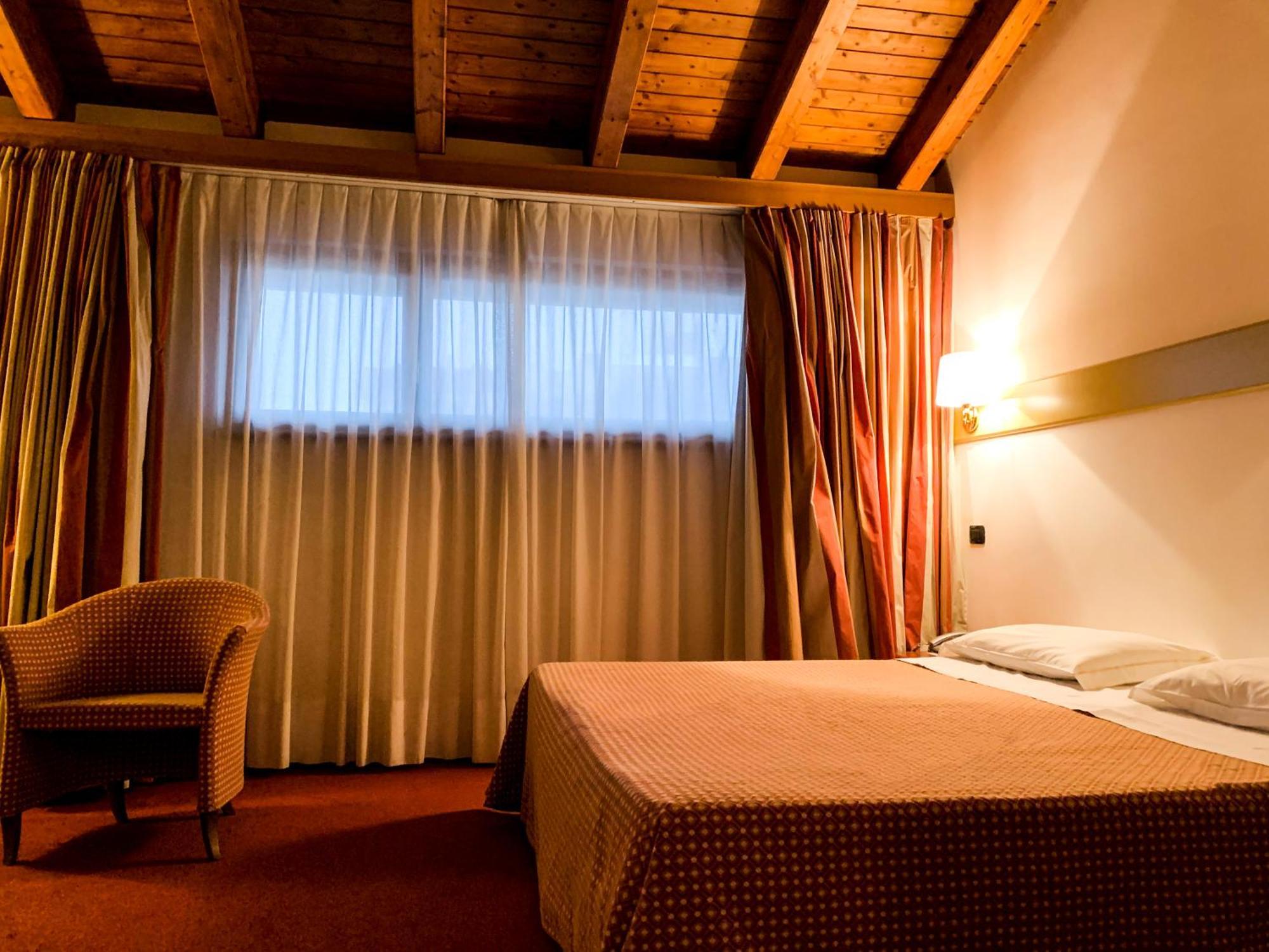 Eurohotel Palace Маніаго Екстер'єр фото