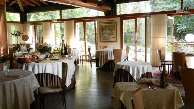 Eurohotel Palace Маніаго Ресторан фото